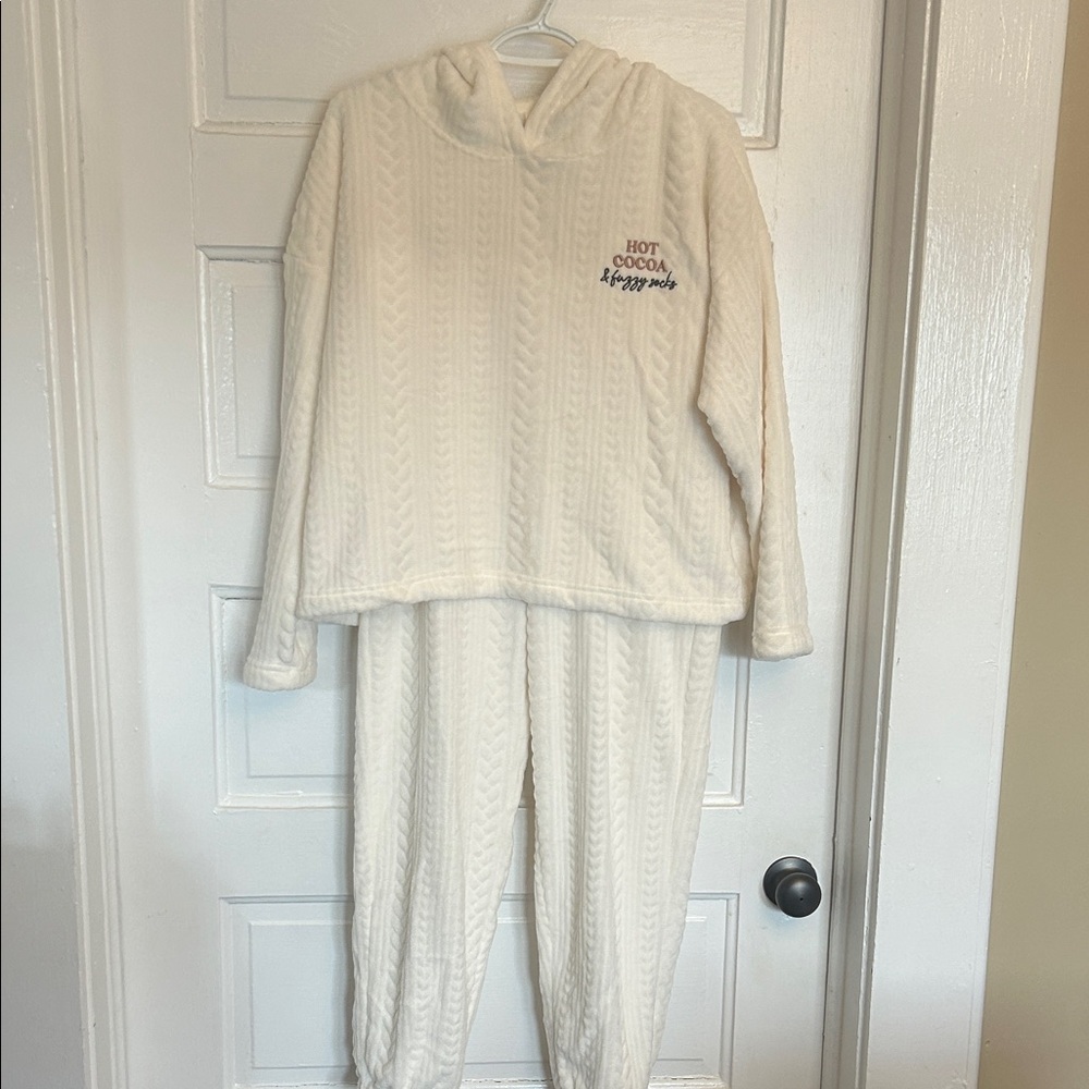 Cozy Cream Lounge Set